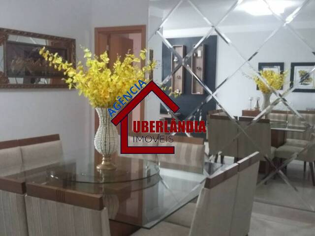 Apartamento para Venda em Uberlândia - 4