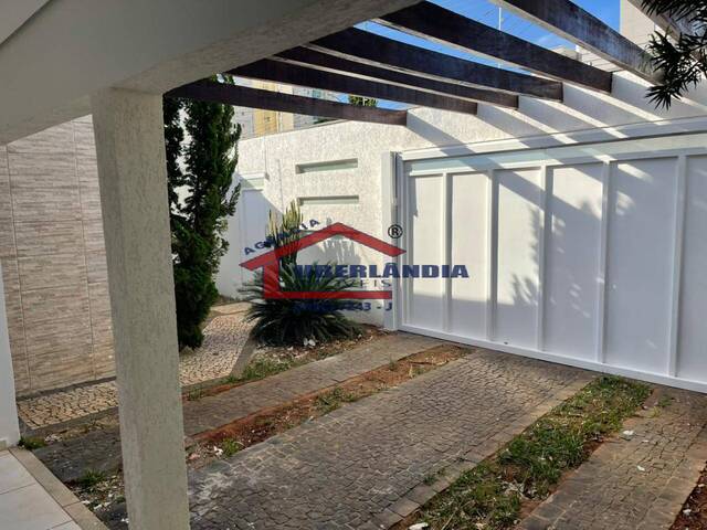 #CAS1FNT - Casa para Venda em Uberlândia - MG - 2