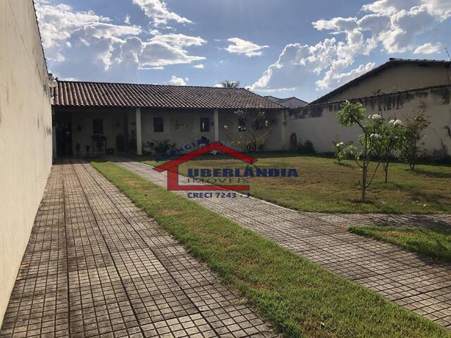 #CAS35SM - Casa para Venda em Uberlândia - MG - 1