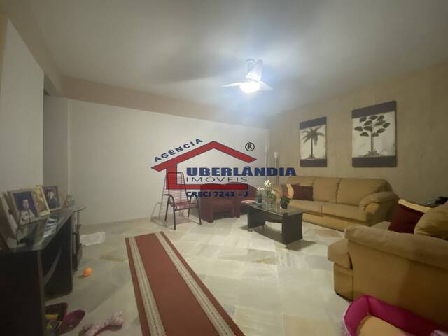 Apartamento para Venda em Uberlândia - 5