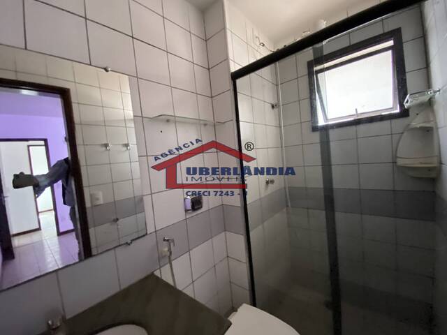 Apartamento para Locação em Uberlândia - 2