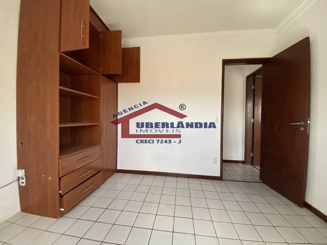 Apartamento para Locação em Uberlândia - 3