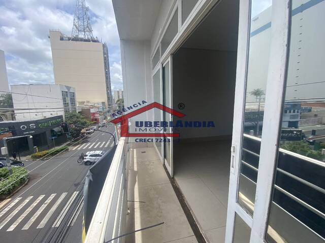 Apartamento para Venda em Uberlândia - 2