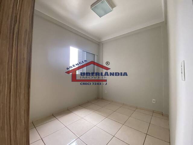 Apartamento para Venda em Uberlândia - 3