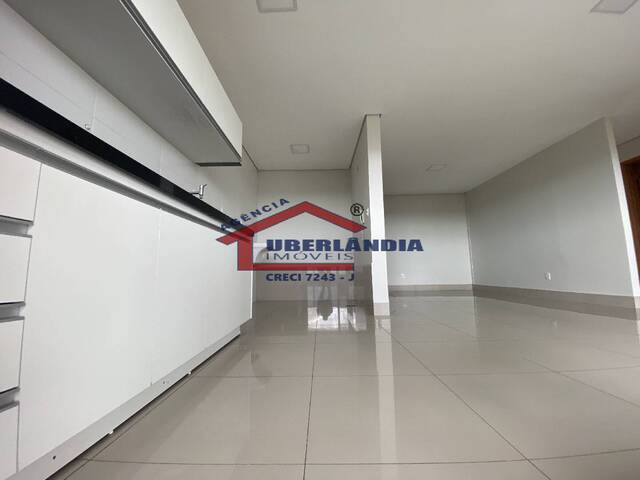 Apartamento para Venda em Uberlândia - 4