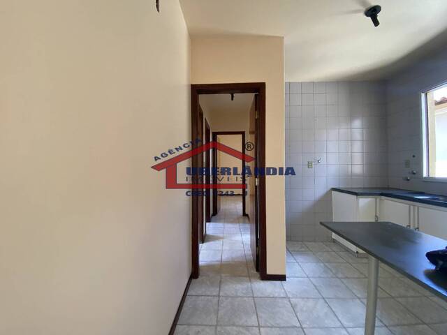 Apartamento para Venda em Uberlândia - 4