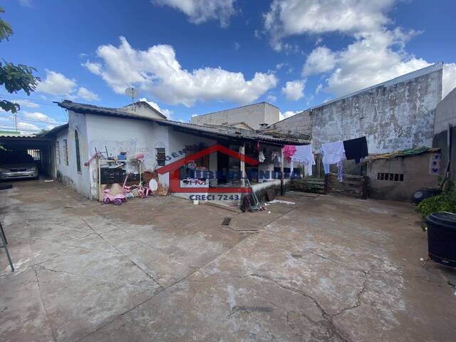 Casa para Venda em Uberlândia - 1