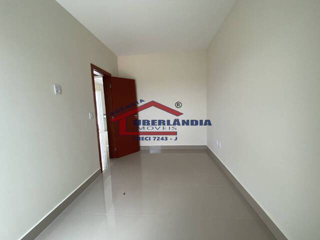 Apartamento para Venda em Uberlândia - 5