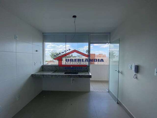 Apartamento para Venda em Uberlândia - 5