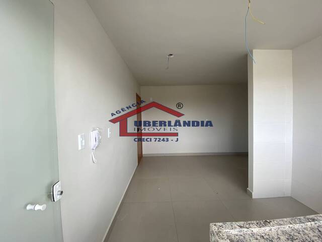 Apartamento para Venda em Uberlândia - 4