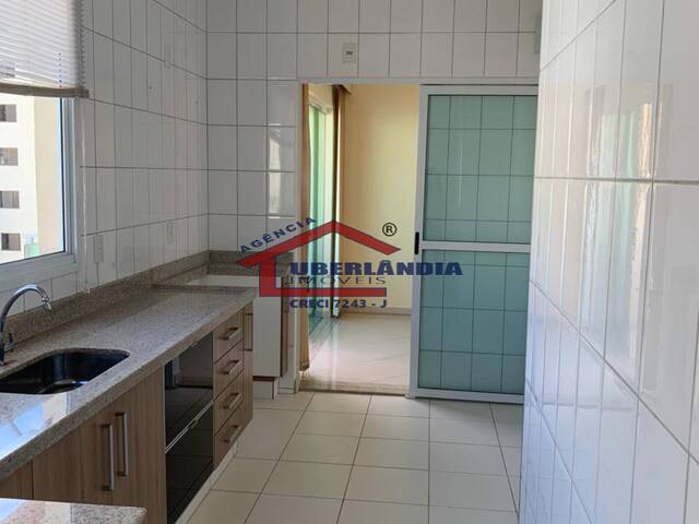 Apartamento para Venda em Uberlândia - 4