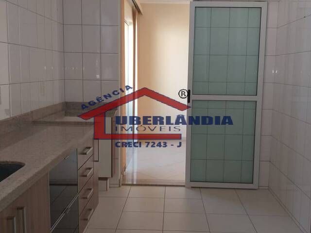 Apartamento para Venda em Uberlândia - 5