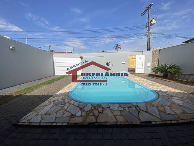 #CAS1BURI - Casa para Venda em Uberlândia - MG - 1