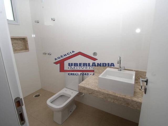 Apartamento para Venda em Uberlândia - 5