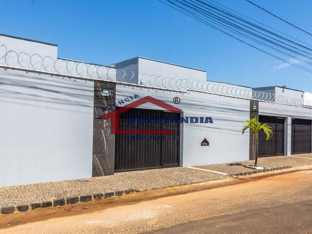 Casa para Venda em Uberlândia - 1