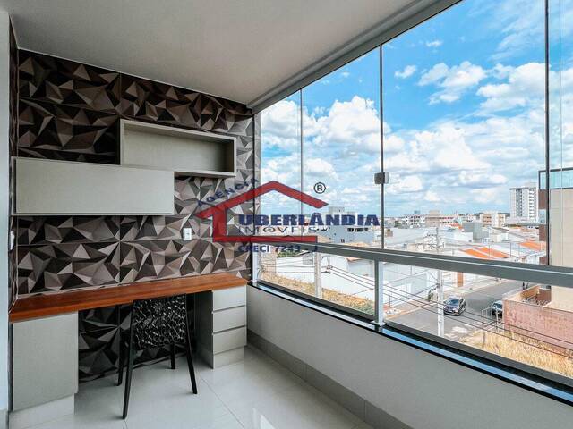 Apartamento para Venda em Uberlândia - 3