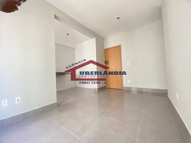 Apartamento para Venda em Uberlândia - 4