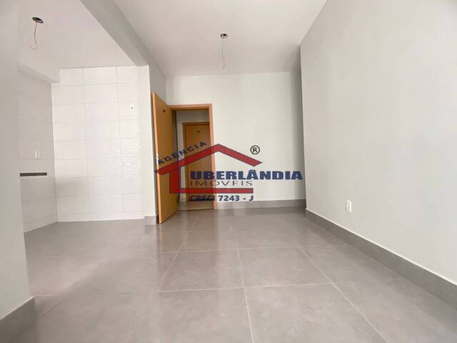 Apartamento para Venda em Uberlândia - 5