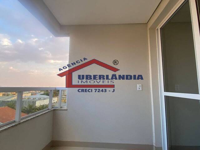 Apartamento para Venda em Uberlândia - 3