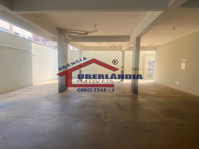 Apartamento para Venda em Uberlândia - 1