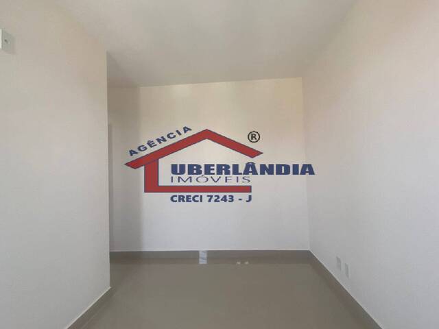 Apartamento para Venda em Uberlândia - 2