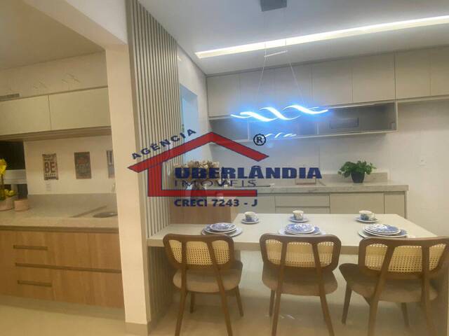 Apartamento para Venda em Uberlândia - 5