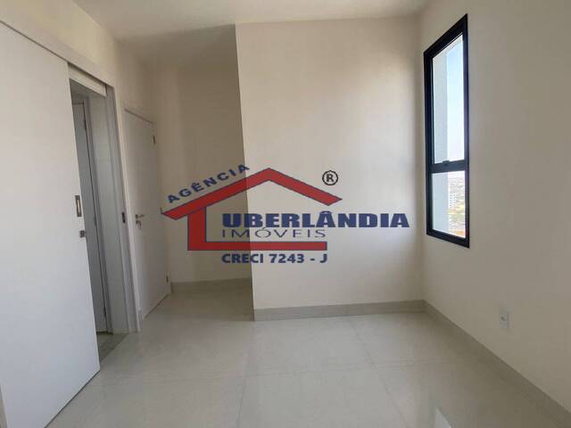 Apartamento para Venda em Uberlândia - 4