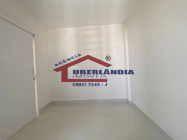 Apartamento para Venda em Uberlândia - 4