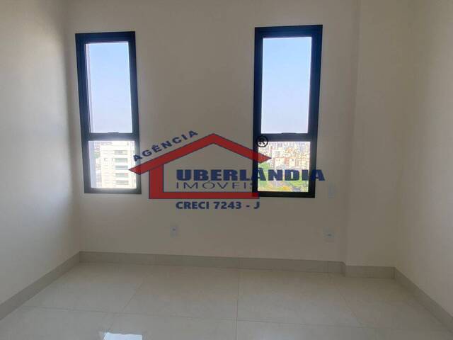 Apartamento para Venda em Uberlândia - 3