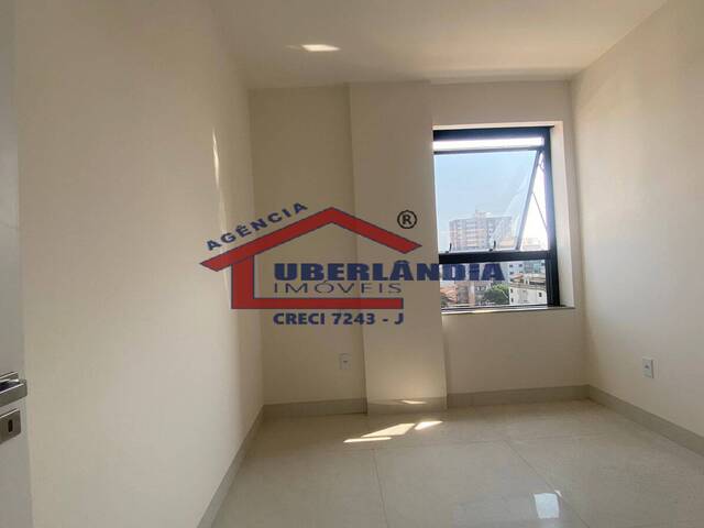 Apartamento para Venda em Uberlândia - 2