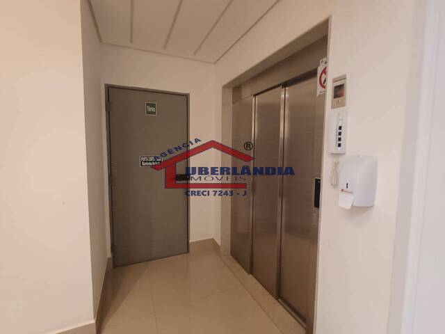 Apartamento para Venda em Uberlândia - 4